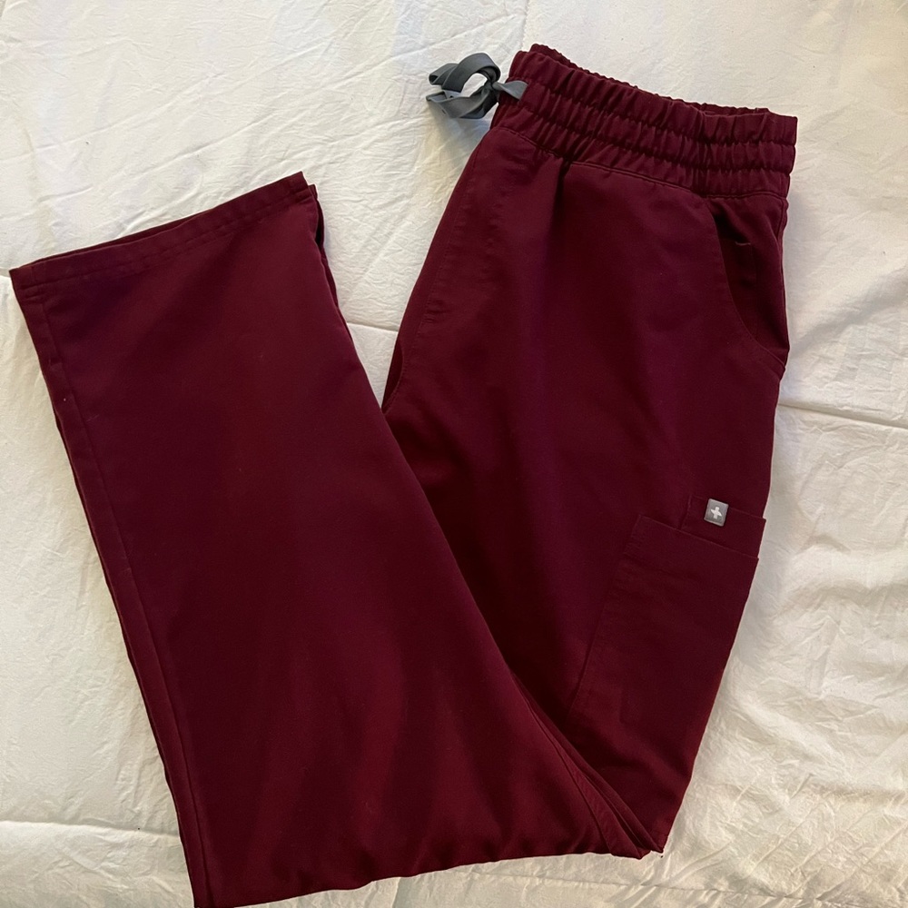 Figs Highwaisted Yola Skinny Scrub Pants **OLD WAISTBAND**